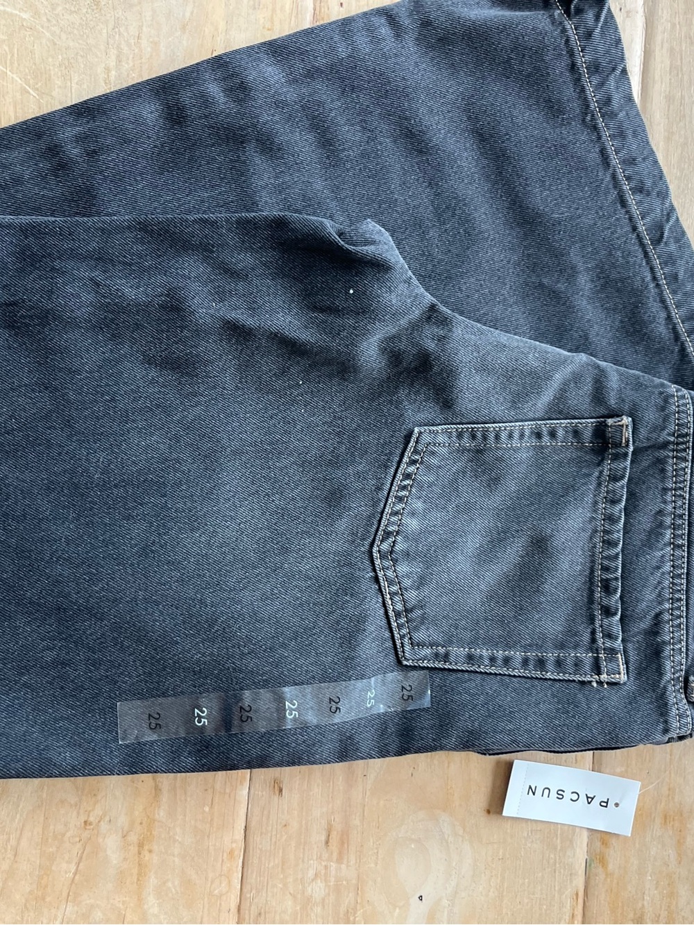 PacSun Women’s Casey low rise baggy jeans-dark grey/black